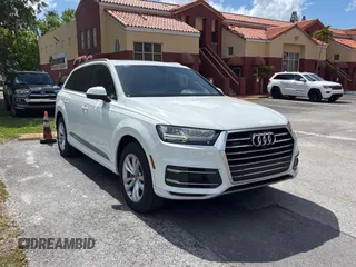 2017 Audi Q7 Premium Plus z VIN WA1LHAF79HD049180, wystawiony jako Copart lot #57785495 z przebiegiem 108 421 mil mil oraz Czysty tytuł • Clean title. Historia ofert i sprzedaży dostępna na DreamBid. Obrazek 1.