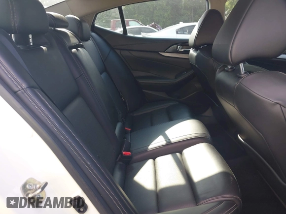 2017 Nissan Maxima Platinum with VIN 1N4AA6AP1HC403792, listed as a IAAI auction lot 42436500 with 174,069 mi miles and . Bid and sale history available at DreamBid. Image 8.
