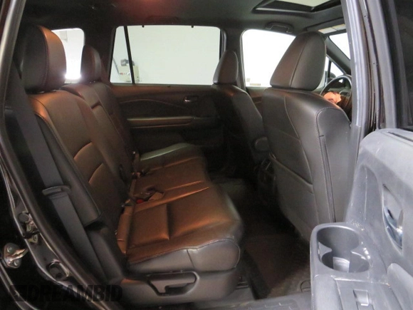 2019 Honda Passport EX-L with VIN 5FNYF7H54KB000839, listed as a Copart auction lot 41631845 with 86,804 mi miles and Salvage Title. Bid and sale history available at carsss.com. Image 6.