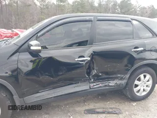 2012 Kia Sorento LX with VIN 5XYKT3A18CG237178, listed as a IAAI auction lot 41727554 with 283,783 mi miles. Bid and sale history available at carsss.com. Image 6.