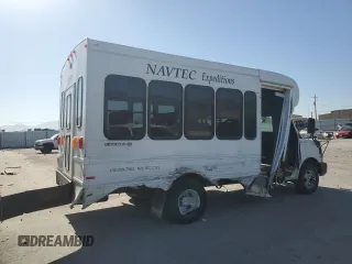 2007 Chevrolet Express Commercial C7L DRW with VIN 1GBJG31U971178937, listed as a Copart auction lot 61300724 with Not Provided miles and Salvage Title. Bid and sale history available at carsss.com. Image 4.