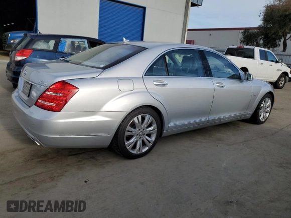 2010 Mercedes-Benz S 400 with VIN WDDNG9FB5AA303095, listed as a Copart auction lot 45981545 with 95,190 mi miles and Clean Title. Bid and sale history available at DreamBid. Image 3.