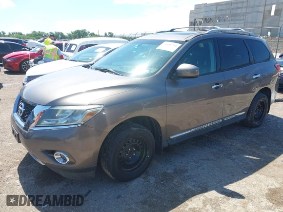 2014 Nissan Pathfinder Platinum z VIN 5N1AR2MN6EC617030, wystawiony jako IAAI lot #42449714 z przebiegiem 107 371 mil mil oraz . Historia ofert i sprzedaży dostępna na DreamBid. Obrazek 2.