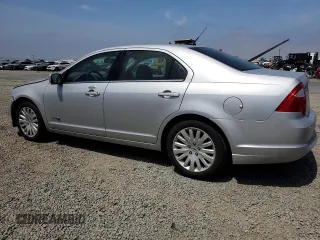 2010 Ford Fusion Hybrid z VIN 3FADP0L30AR394710, wystawiony jako Copart lot #60652485 z przebiegiem 114 135 mil mil oraz Szkoda całkowita • Salvage title. Historia ofert i sprzedaży dostępna na DreamBid. Obrazek 2.