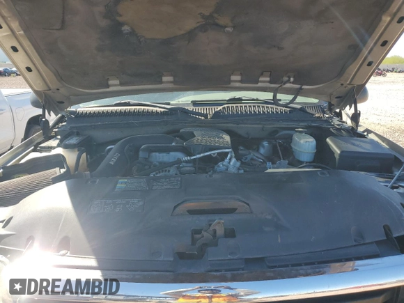 2005 GMC Sierra 2500HD SLE z VIN 1GTHK232X5F936296, wystawiony jako Copart lot #50244575 z przebiegiem 336 259 mil mil oraz Szkoda całkowita • Salvage title. Historia ofert i sprzedaży dostępna na DreamBid. Obrazek 11.