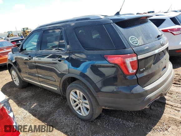 2019 Ford Explorer XLT с VIN 1FM5K8DH1KGA37725, выставлен на аукционе Copart как лот 56255315 с пробегом 56 501 миль миль и Списание • Salvage title. История ставок и продаж доступна на DreamBid. Изображение 2.