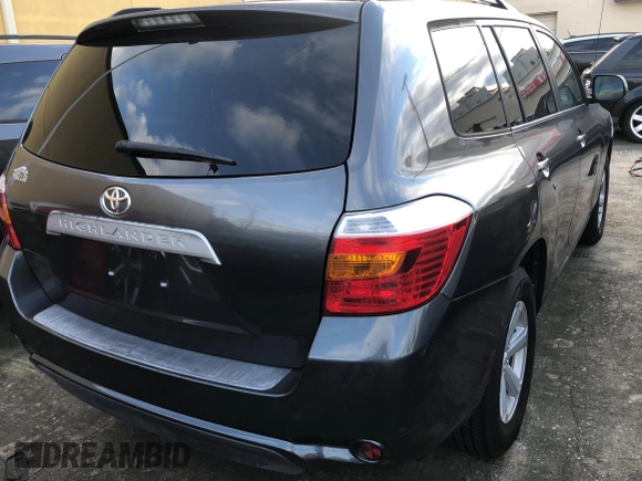 2010 Toyota Highlander with VIN 5TDZK3EH1AS010097, listed as a Copart auction lot 82418184 with 228,242 mi miles and Clean title. Bid and sale history available at DreamBid. Image 4.