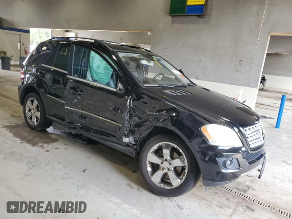 2011 Mercedes-Benz M 350 z VIN 4JGBB5GB7BA697697, wystawiony jako Copart lot #57138125 z przebiegiem 122 526 mil mil oraz Szkoda całkowita • Salvage title. Historia ofert i sprzedaży dostępna na DreamBid. Obrazek 4.