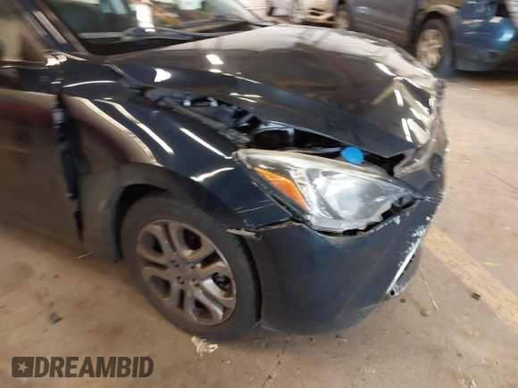 2016 Scion iA z VIN 3MYDLBZV5GY103533, wystawiony jako IAAI lot #41756270 z przebiegiem 59 290 mil mil oraz . Historia ofert i sprzedaży dostępna na DreamBid. Obrazek 20.