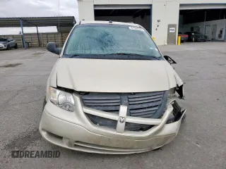 2005 Dodge Caravan SE с VIN 1D4GP24R25B314116, выставлен на аукционе Copart как лот 61596555 с пробегом 135 525 миль миль и Списание • Salvage title. История ставок и продаж доступна на DreamBid. Изображение 5.