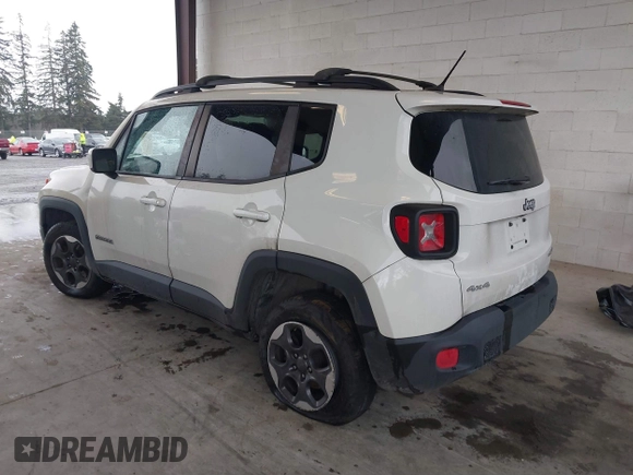 2015 Jeep Renegade Latitude with VIN ZACCJBBH7FPB51994, listed as a IAAI auction lot 41658051 with 95,580 mi miles. Bid and sale history available at carsss.com. Image 3.