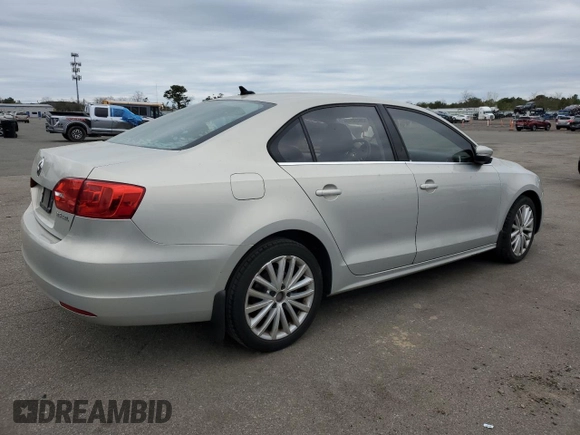 2011 Volkswagen Jetta SEL с VIN 3VWLZ7AJ1BM101094, выставлен на аукционе Copart как лот 53620215 с пробегом 147 414 миль миль и Чистый • Clean title. История ставок и продаж доступна на DreamBid. Изображение 3.