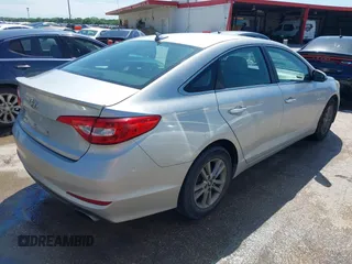 2015 Hyundai Sonata SE with VIN 5NPE24AF9FH041944, listed as a IAAI auction lot 42107263 with 158,270 mi miles and . Bid and sale history available at carsss.com. Image 4.