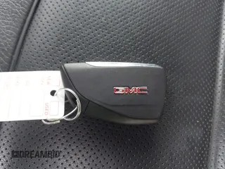 2022 GMC Yukon XL Denali with VIN 1GKS2JKLXNR344975, listed as a IAAI auction lot 41481290 with 39,783 mi miles and . Bid and sale history available at carsss.com. Image 11.