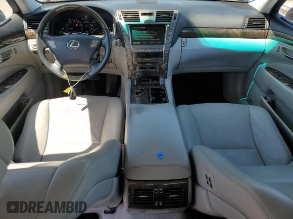 2007 Lexus LS 460 L z VIN JTHGL46F975008893, wystawiony jako Copart lot #55763835 z przebiegiem 93 809 mil mil oraz Szkoda całkowita • Salvage title. Historia ofert i sprzedaży dostępna na DreamBid. Obrazek 8.