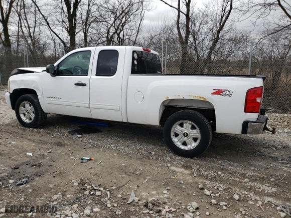 2010 Chevrolet Silverado 1500 LT with VIN 1GCSKSE39AZ126453, listed as a Copart auction lot 49468985 with 163,144 mi miles and Salvage Title. Bid and sale history available at carsss.com. Image 2.