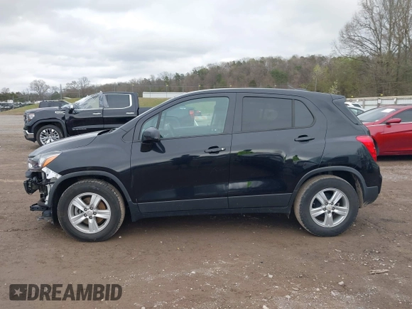 2019 Chevrolet Trax LS with VIN 3GNCJKSB1KL386803, listed as a IAAI auction lot 41832867 with 107,462 mi miles. Bid and sale history available at carsss.com. Image 14.