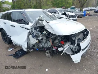 2018 Land Rover Range Rover Velar S z VIN SALYB2RX4JA774037, wystawiony jako IAAI lot #39309626 z przebiegiem 51 171 mil mil oraz . Historia ofert i sprzedaży dostępna na DreamBid. Obrazek 6.