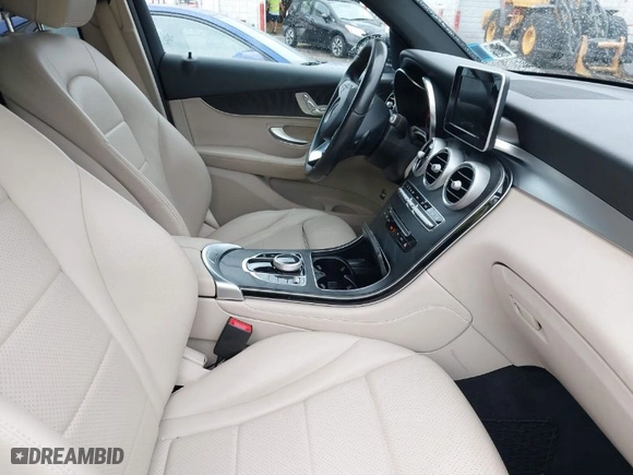 2018 Mercedes-Benz GLC with VIN WDC0G4KB4JV090897, listed as a IAAI auction lot 39966586 with 81,490 mi miles. Bid and sale history available at carsss.com. Image 5.