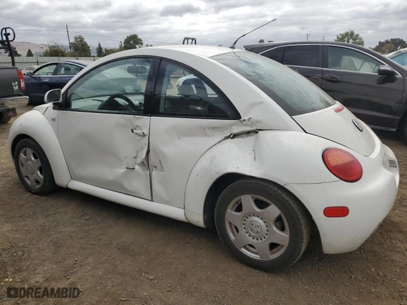 1999 Volkswagen New Beetle GLS with VIN 3VWCC21C4XM432698, listed as a Copart auction lot 68700814 with NaN miles and Salvage Title. Bid and sale history available at carsss.com. Image 2.