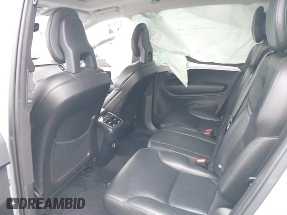 2016 Volvo XC90 T6 Momentum с VIN YV4A22PK5G1033319, выставлен на аукционе IAAI как лот 41870682 с пробегом 85 697 миль миль и . История ставок и продаж доступна на DreamBid. Изображение 8.