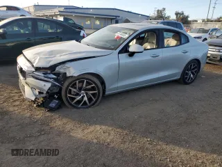 2019 Volvo S60 Momentum with VIN 7JR102FK5KG010818, listed as a Copart auction lot 41748445 with 23,632 mi miles and Salvage Title. Bid and sale history available at carsss.com. Image 1.