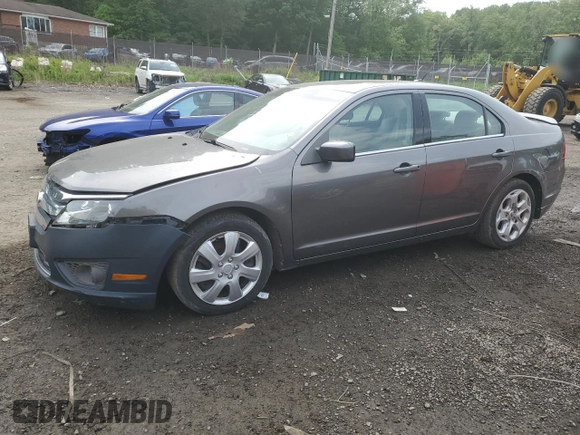 2010 Ford Fusion SE with VIN 3FAHP0HA2AR304143, listed as a Copart auction lot 56181895 with 136,936 mi miles and Salvage title. Bid and sale history available at DreamBid. Image 1.