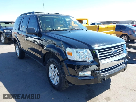 2010 Ford Explorer XLT z VIN 1FMEU6DE6AUA59210, wystawiony jako IAAI lot #41999624 z przebiegiem 131 373 mil mil oraz . Historia ofert i sprzedaży dostępna na DreamBid. Obrazek 1.