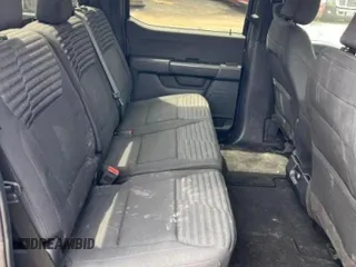 2023 Ford F-150 XL z VIN 1FTEW1CP3PKE71240, wystawiony jako Copart lot #62173635 z przebiegiem 22 368 mil mil oraz Czysty tytuł • Clean title. Historia ofert i sprzedaży dostępna na DreamBid. Obrazek 6.