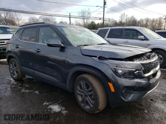 2023 Kia Seltos S with VIN KNDEU2AA7P7351843, listed as a Copart auction lot 83433154 with 38,576 mi miles and Salvage title. Bid and sale history available at DreamBid. Image 4.