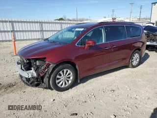 2018 Chrysler Pacifica Touring Plus z VIN 2C4RC1FG5JR104189, wystawiony jako Copart lot #53489055 z przebiegiem 81 787 mil mil oraz Czysty tytuł • Clean title. Historia ofert i sprzedaży dostępna na DreamBid. Obrazek 1.