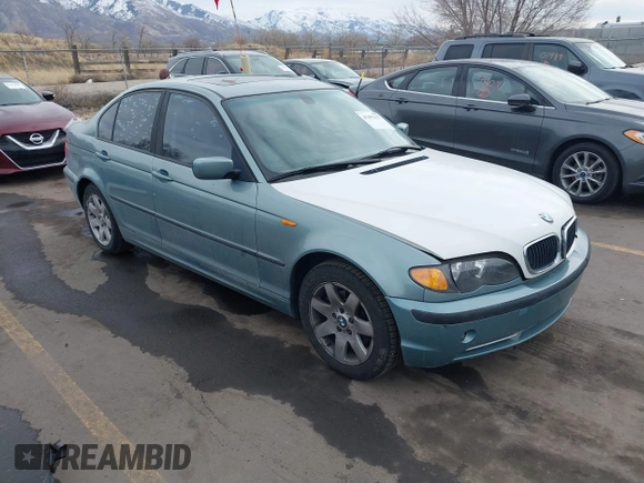 2003 BMW 3 Series 325i with VIN WBAAZ334X3PH34084, listed as a IAAI auction lot 41492157 with 149,254 mi miles. Bid and sale history available at carsss.com. Image 1.