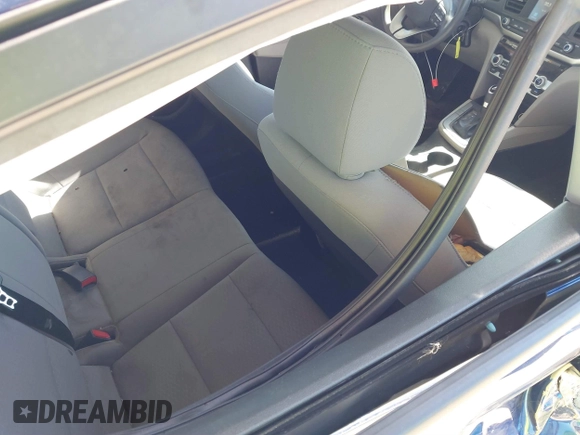 2020 Hyundai Elantra Value Edition z VIN 5NPD84LFXLH612750, wystawiony jako IAAI lot #41674279 z przebiegiem 88 179 mil mil oraz . Historia ofert i sprzedaży dostępna na DreamBid. Obrazek 8.