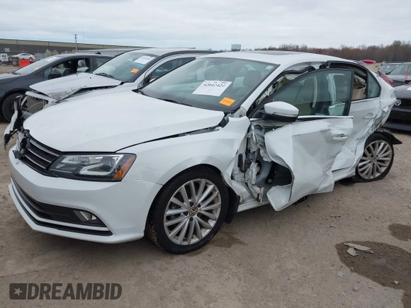 2016 Volkswagen Jetta Sedan 1.8T SEL with VIN 3VWL07AJXGM214382, listed as a IAAI auction lot 42042424 with 1 mi miles. Bid and sale history available at carsss.com. Image 2.