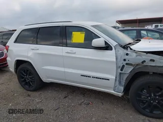 2017 Jeep Grand Cherokee Altitude z VIN 1C4RJFAG3HC707171, wystawiony jako IAAI lot #42145431 z przebiegiem 82 199 mil mil oraz . Historia ofert i sprzedaży dostępna na DreamBid. Obrazek 14.