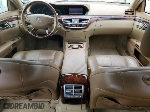 2008 Mercedes-Benz S 550 z VIN WDDNG86X38A207840, wystawiony jako Copart lot #57403945 z przebiegiem 132 025 mil mil oraz Czysty tytuł • Clean title. Historia ofert i sprzedaży dostępna na DreamBid. Obrazek 8.