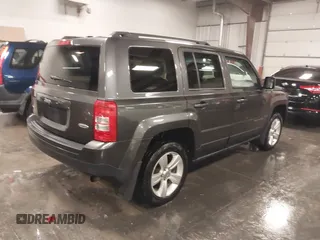 2016 Jeep Patriot Latitude with VIN 1C4NJRFB4GD522942, listed as a IAAI auction lot 40929024 with 86,954 mi miles. Bid and sale history available at carsss.com. Image 4.