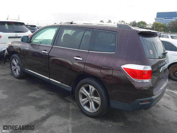 2011 Toyota Highlander Limited with VIN 5TDYK3EH2BS024104, listed as a IAAI auction lot 40974692 with 438,182 mi miles. Bid and sale history available at carsss.com. Image 3.