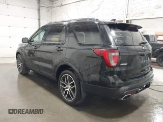 2017 Ford Explorer Sport z VIN 1FM5K8GT1HGB00329, wystawiony jako IAAI lot #42702719 z przebiegiem 102 877 mil mil oraz . Historia ofert i sprzedaży dostępna na DreamBid. Obrazek 3.