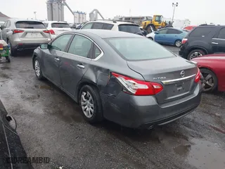 2017 Nissan Altima 2.5 SR with VIN 1N4AL3AP3HC175674, listed as a IAAI auction lot 41833588 with 76,793 mi miles. Bid and sale history available at carsss.com. Image 3.