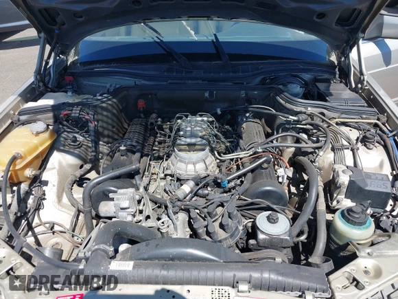 1989 Mercedes-Benz 560 with VIN WDBCA39D7KA436793, listed as a IAAI auction lot 42190980 with 141,165 mi miles and . Bid and sale history available at DreamBid. Image 10.