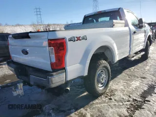 2018 Ford F-250 XLT with VIN 1FTBF2B69JEC40558, listed as a Copart auction lot 41728065 with 56,991 mi miles and Clean title. Bid and sale history available at DreamBid. Image 3.