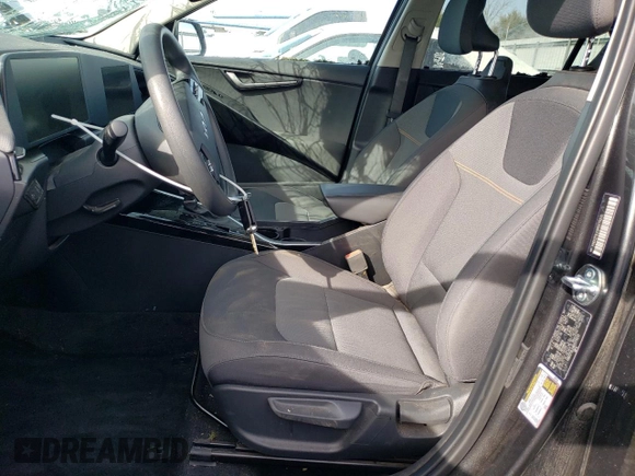 2024 Kia Niro LX with VIN KNDCP3LE8R5179213, listed as a Copart auction lot 49829785 with 9,224 mi miles and Salvage Title. Bid and sale history available at carsss.com. Image 7.