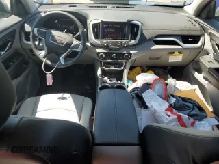 2024 GMC Terrain SLT z VIN 3GKALPEG8RL401553, wystawiony jako Copart lot #55940685 z przebiegiem 5 934 mil mil oraz Szkoda całkowita • Salvage title. Historia ofert i sprzedaży dostępna na DreamBid. Obrazek 8.