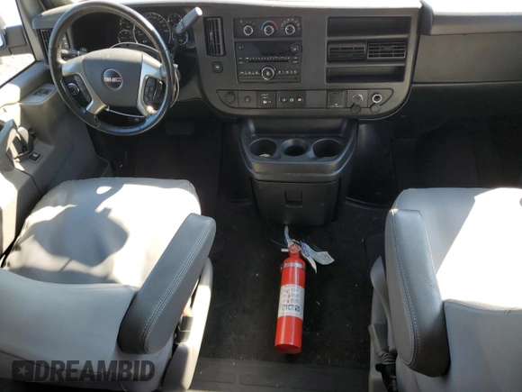 2018 GMC Savana z VIN 1GJW7FFG0J1191436, wystawiony jako Copart lot #66725564 z przebiegiem Nie podano mil oraz Szkoda całkowita • Salvage title. Historia ofert i sprzedaży dostępna na DreamBid. Obrazek 8.