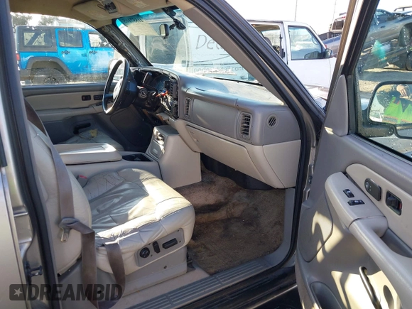2002 Chevrolet Suburban Z71 with VIN 3GNFK16Z32G173307, listed as a IAAI auction lot 41557165 with 1 mi miles. Bid and sale history available at carsss.com. Image 5.