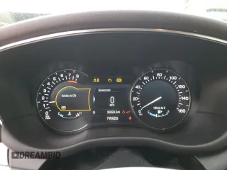 2019 Lincoln MKC Standard with VIN 5LMCJ1D98KUL37318, listed as a Copart auction lot 81398564 with 35,929 mi miles and Salvage Title. Bid and sale history available at DreamBid. Image 9.