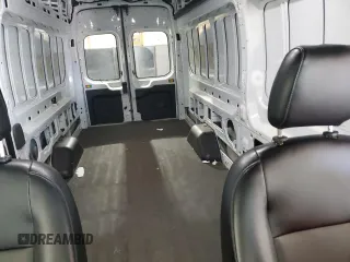 2022 Ford Transit Cargo z VIN 1FTBR3X87NKA83224, wystawiony jako Copart lot #50586535 z przebiegiem 34 842 mil mil oraz Czysty tytuł • Clean title. Historia ofert i sprzedaży dostępna na DreamBid. Obrazek 10.