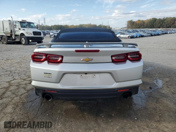 2019 Chevrolet Camaro 1LT with VIN 1G1FB3DX1K0132435, listed as a Copart auction lot 81133594 with 133,942 mi miles and Salvage Title. Bid and sale history available at carsss.com. Image 6.