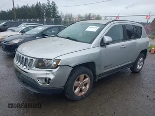 2014 Jeep Compass Latitude with VIN 1C4NJCEAXED522723, listed as a IAAI auction lot 41907230 with 98,252 mi miles. Bid and sale history available at carsss.com. Image 2.